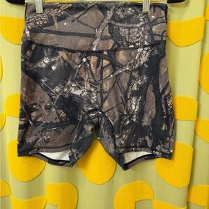 Fashion Brand Company, Camouflage Women's Spandex Shorts, Size L